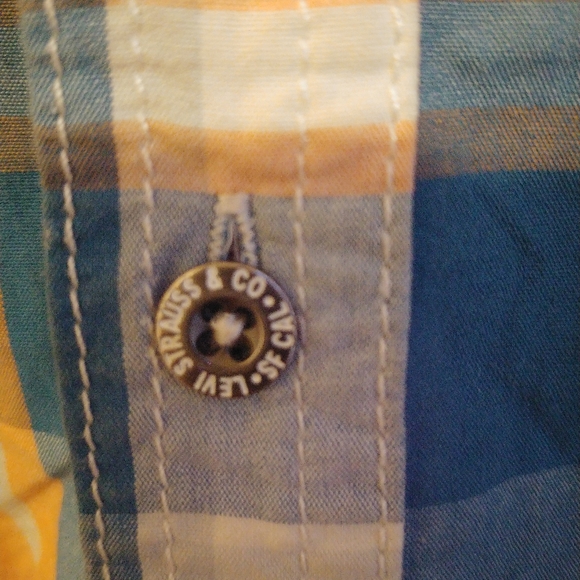 Levi's Boy's Plaid Shirt - Picture 5 of 5